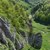 Dolina Prądnika widziana z punktu widokowego na zielonym szlaku pomiędzy jaskinią Ciemną a Prądnikiem Czajowskim.