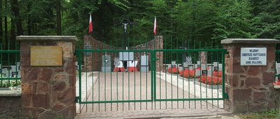 Skarbowa Góra, cmentarz partyzancki [Cmentarz wojenny pod Skarbową Górą ]
