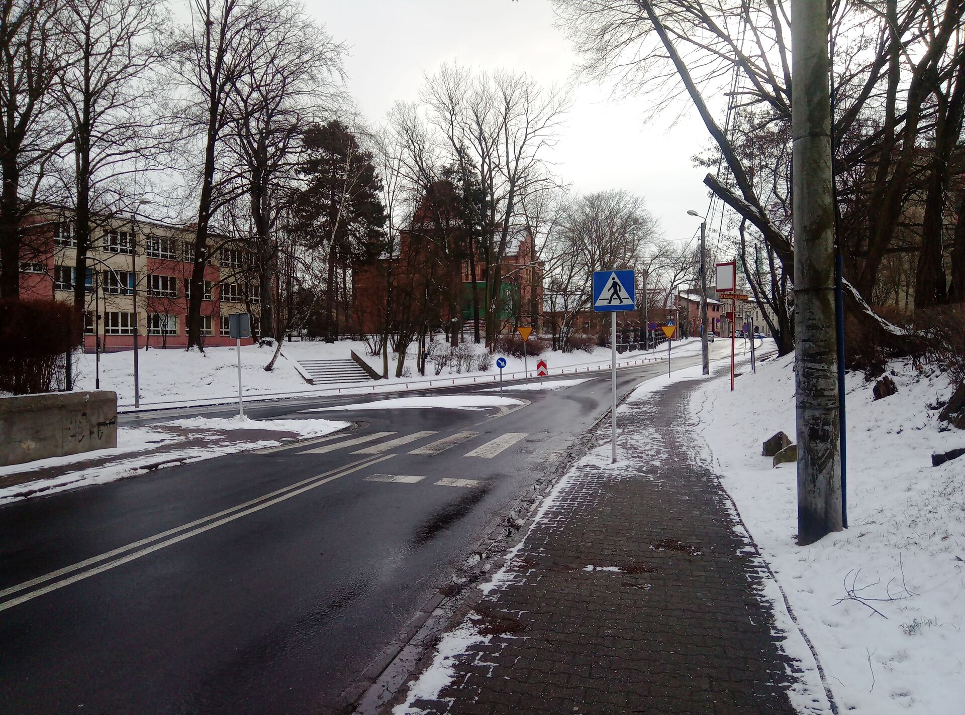 skrzyżowanie ulic L. Waryńskiego i Katowickiej w Mikołowie