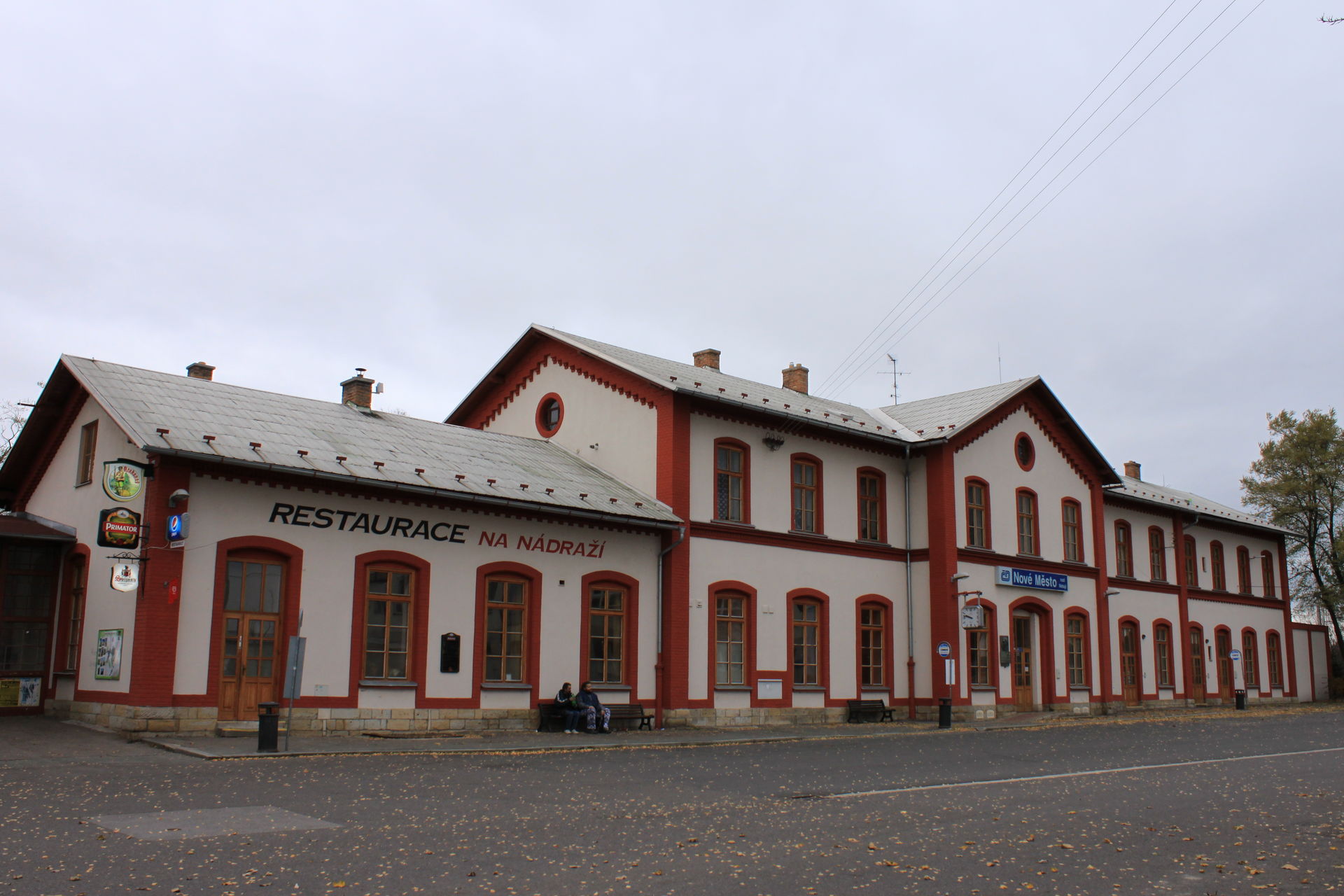 Nove Mesto nad Metuji - dworzec kolejowy (6 listopada 2010 r.) 
