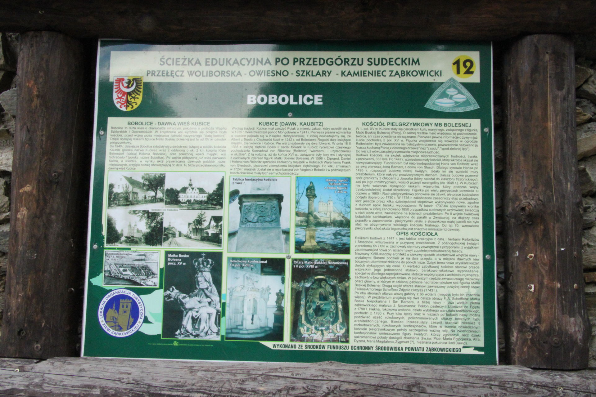Tablica informacyjna na czarnym szlaku SKPS w Bobolicach. 1 maja 2011 r.