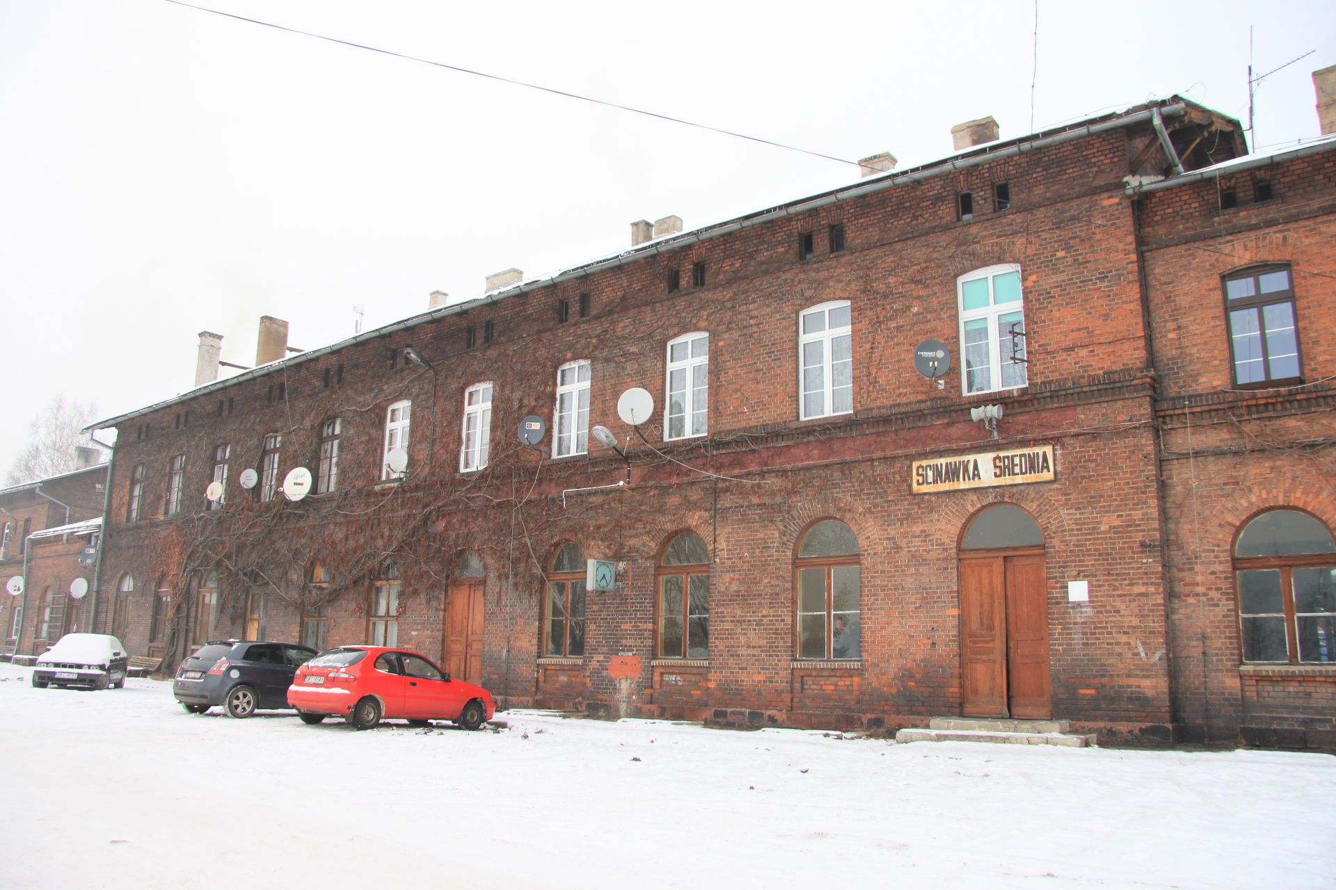 Dworzec kolejowy w Ścinawce Średniej. 20 stycznia 2013 r.