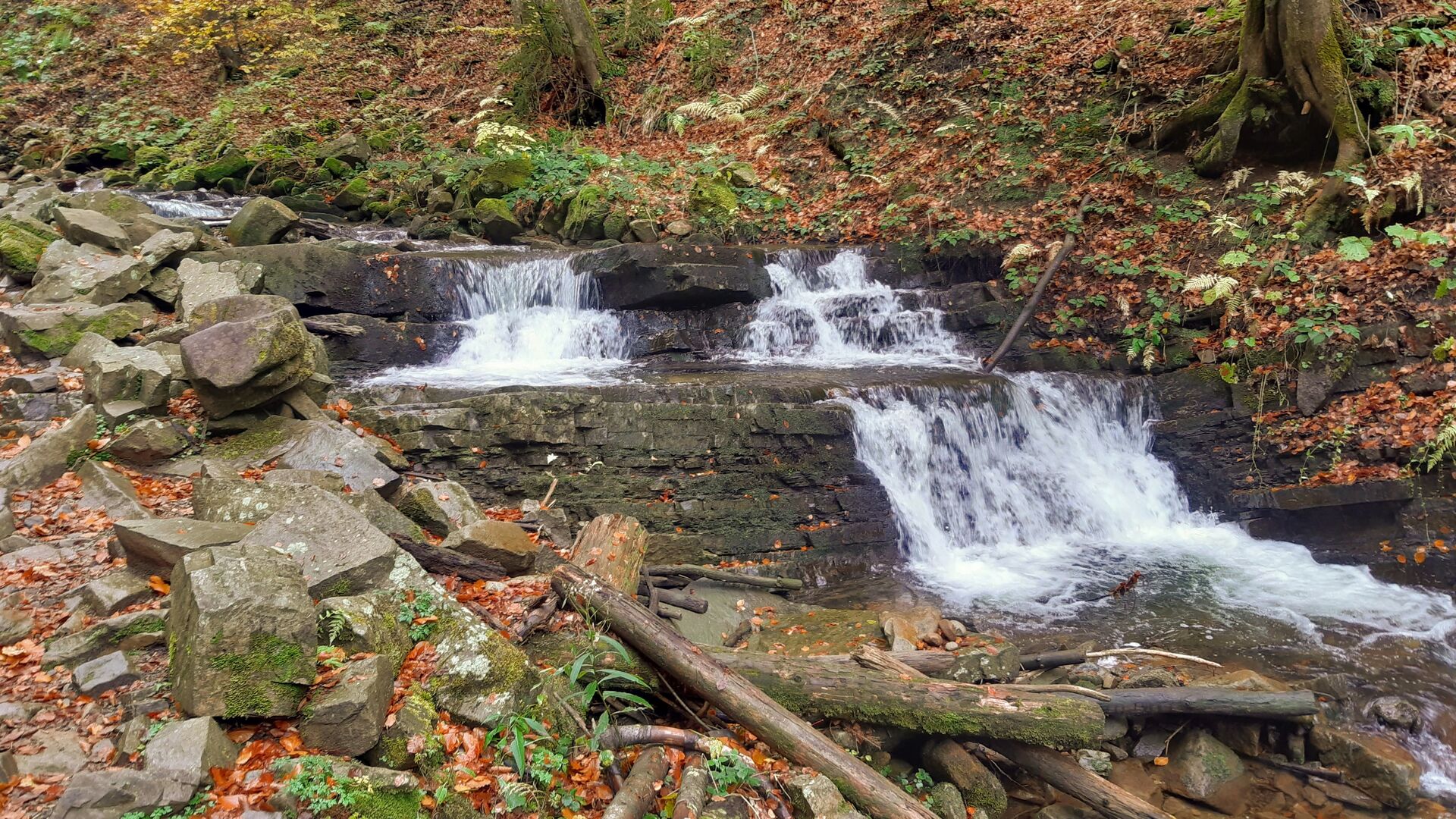 Beskid Śląski - jeden z wodospadów w tzw. Kaskadzie Rodła na Białej Wisełce