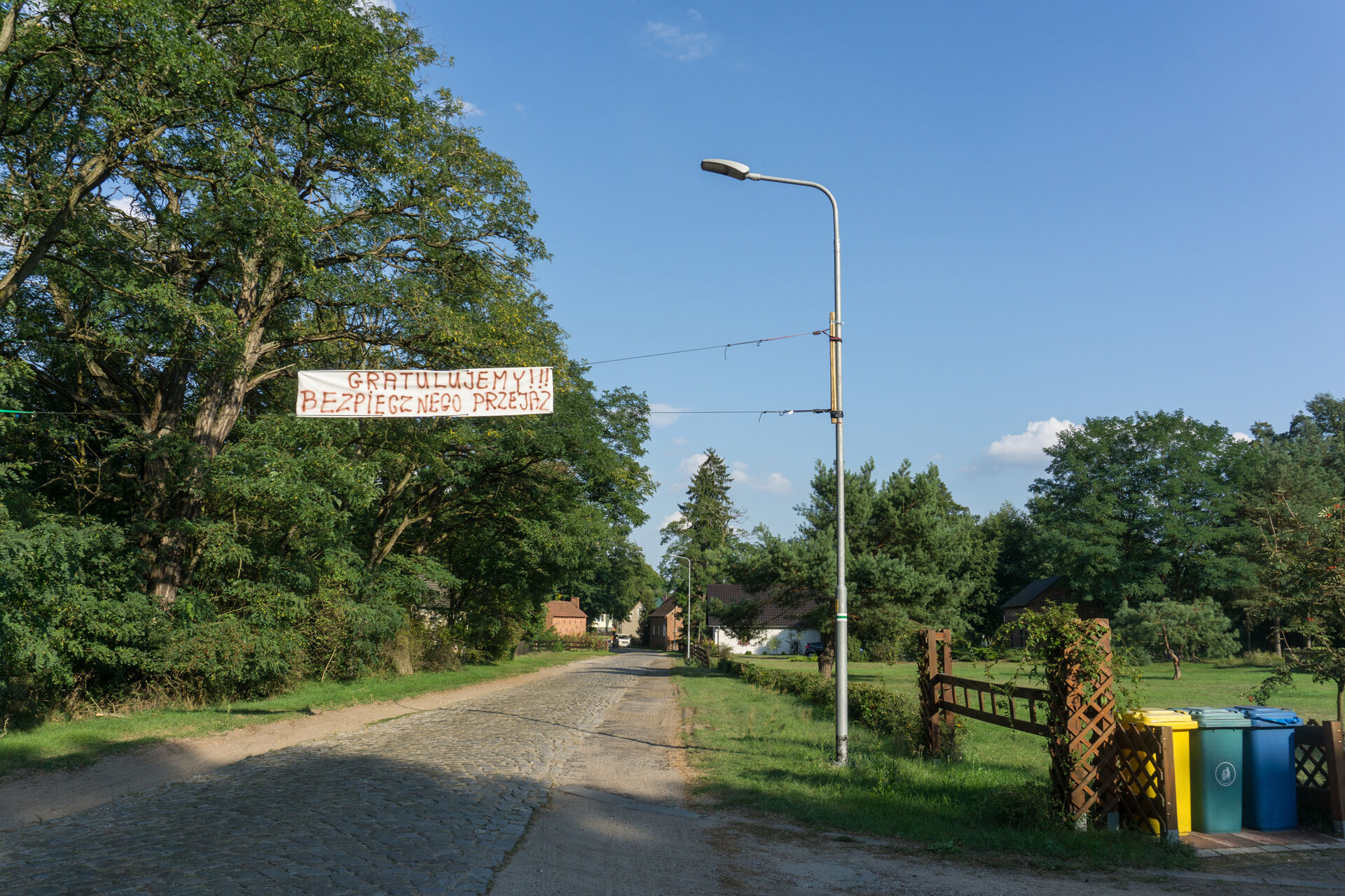 Brukowana droga Nowy Dworek - Jordanowo (koniec)